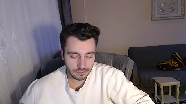 handsomeee04 online show from November 29, 2025, 10:35 pm