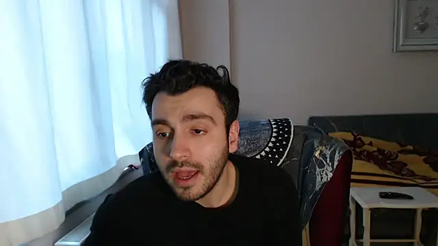 handsomeee04 online show from February 10, 2026, 2:43 pm