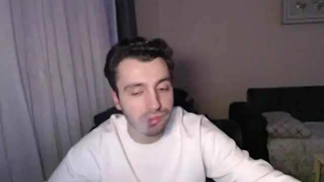 handsomeee04 online show from March 24, 2026, 10:04 pm