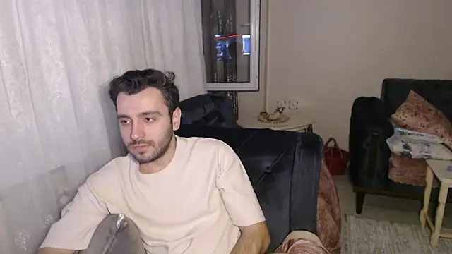 handsomeee04 online show from May 31, 2026, 6:09 pm