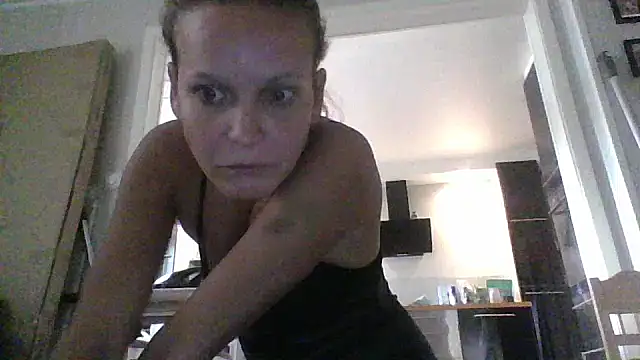 Snapshot of Kennethkine chatting on October 16, 2025, 8:37 am Kennethkine online show from October 16, 2025, 8:37 am