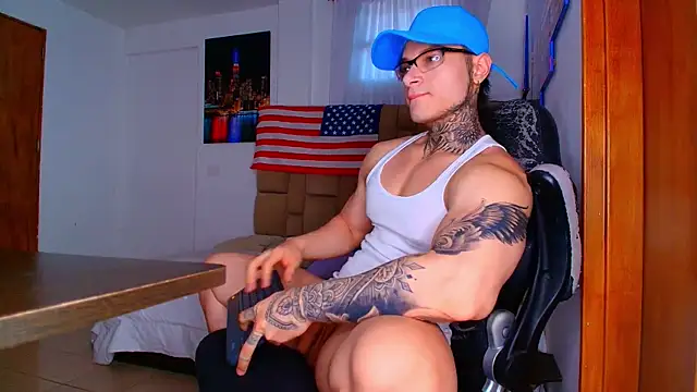 DennisWalkerr online show from April 28, 2026, 10:15 pm