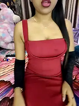 Little  Lia online show from April 23, 2026, 1:57 pm