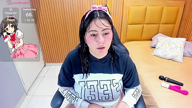 Snapshot of LOLAMAXI chatting on February 6, 2026, 3:44 am LOLAMAXI online show from February 6, 2026, 3:44 am