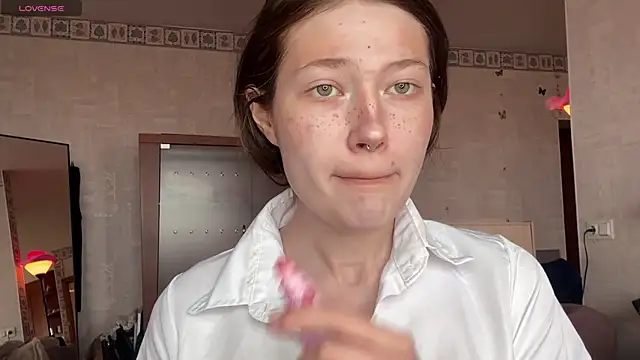 eva varnerr online show from April 18, 2026, 11:36 am