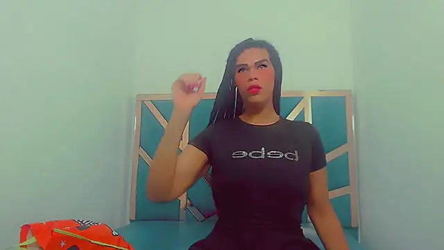 Snapshot of fox_naughty_violet chatting on October 27, 2025, 8:13 pm fox naughty violet online show from October 27, 2025, 8:13 pm