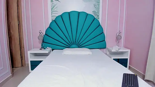 Snapshot of Daphne_Fox_ chatting on January 5, 2025, 2:30 pm Daphne Fox online show from January 5, 2025, 2:30 pm