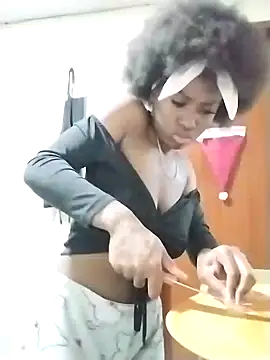 nikkystorm1  online show from January 29, 2025, 11:25 pm