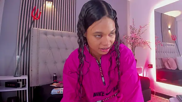 Snapshot of GysellHanson chatting on October 18, 2025, 11:44 am GysellHanson online show from October 18, 2025, 11:44 am