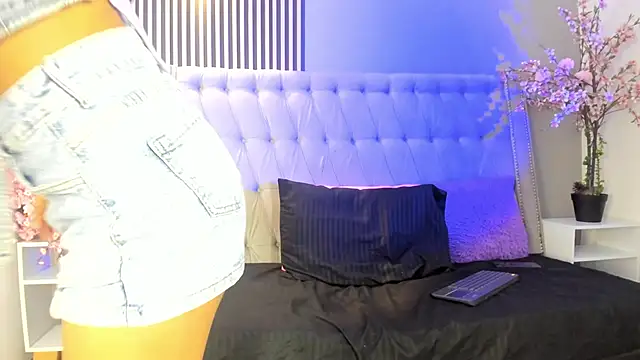 Snapshot of GysellHanson chatting on November 26, 2025, 12:06 pm GysellHanson online show from November 26, 2025, 12:06 pm