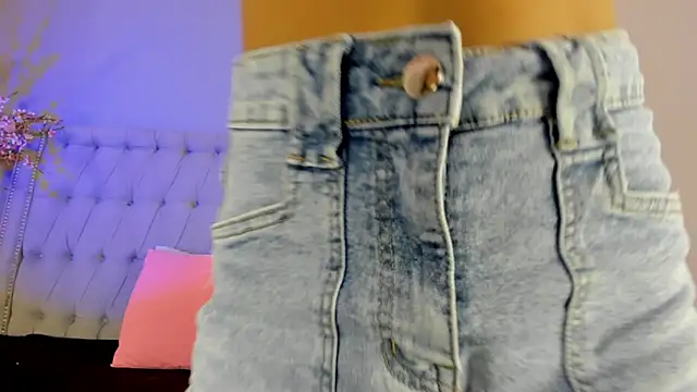 Snapshot of GysellHanson chatting on November 30, 2025, 11:36 am GysellHanson online show from November 30, 2025, 11:36 am