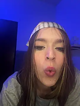 Snapshot of BlueStoneX chatting on January 9, 2025, 7:42 am BlueStoneX online show from January 9, 2025, 7:42 am