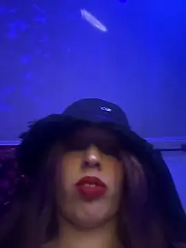 Snapshot of BlueStoneX chatting on February 19, 2025, 5:05 am BlueStoneX online show from February 19, 2025, 5:05 am