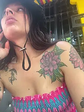 Snapshot of BlueStoneX chatting on March 19, 2025, 6:44 pm BlueStoneX online show from March 19, 2025, 6:44 pm