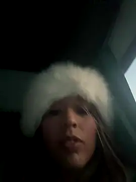 Snapshot of BlueStoneX chatting on September 26, 2025, 10:47 pm BlueStoneX online show from September 26, 2025, 10:47 pm