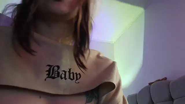 Snapshot of BlueStoneX chatting on October 4, 2025, 6:44 am BlueStoneX online show from October 4, 2025, 6:44 am