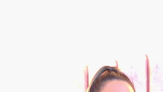 Snapshot of MiaLaurents chatting on May 31, 2026, 3:58 am MiaLaurents online show from May 31, 2026, 3:58 am