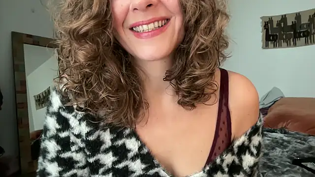 leahsparkles online show from November 3, 2025, 3:02 pm