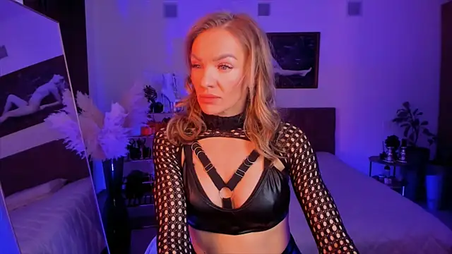 Oliva Candy online show from February 23, 2025, 8:06 am