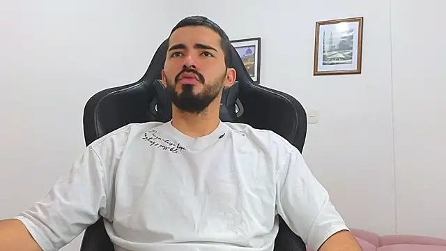 Massimoo 07 online show from March 21, 2025, 4:51 pm