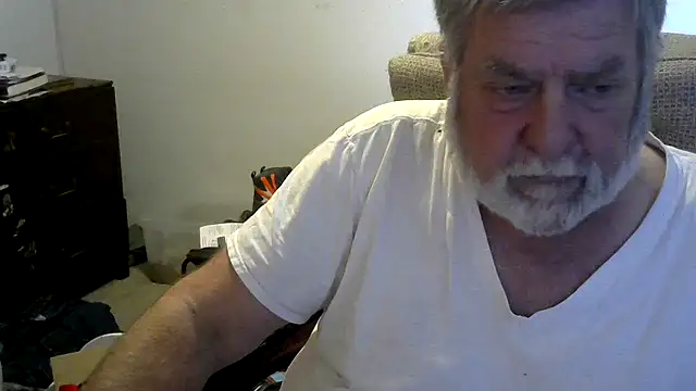 Snapshot of viejo_oso chatting on January 10, 2026, 5:48 pm viejo oso online show from January 10, 2026, 5:48 pm