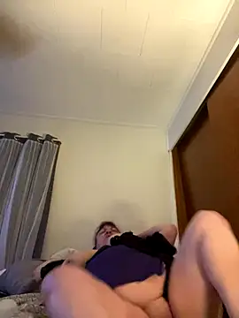 Snapshot of Luciouslouise72@xh chatting on September 13, 2025, 10:37 am Luciouslouise72xh online show from September 13, 2025, 10:37 am