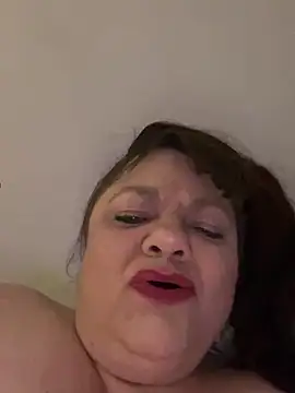 Snapshot of Luciouslouise72@xh chatting on March 16, 2026, 5:44 am Luciouslouise72xh online show from March 16, 2026, 5:44 am
