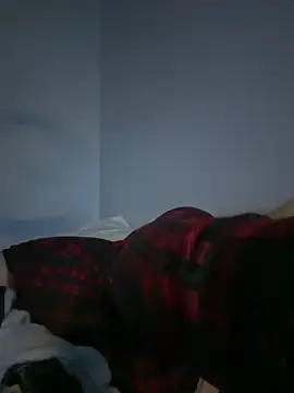 cloudy couple444 online show from December 23, 2024, 2:35 am