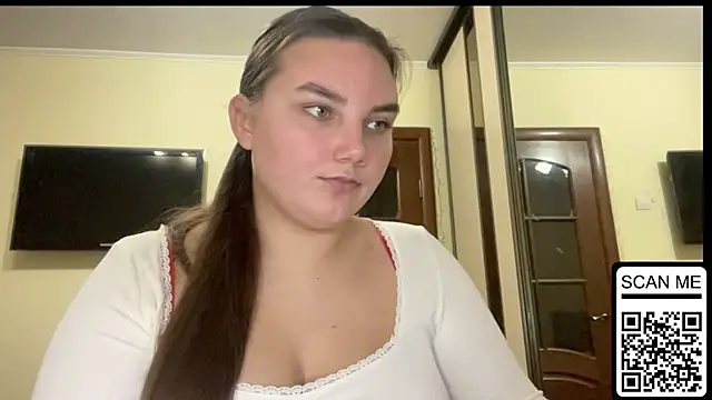 Dreamyblushfairy online show from November 17, 2025, 3:40 pm