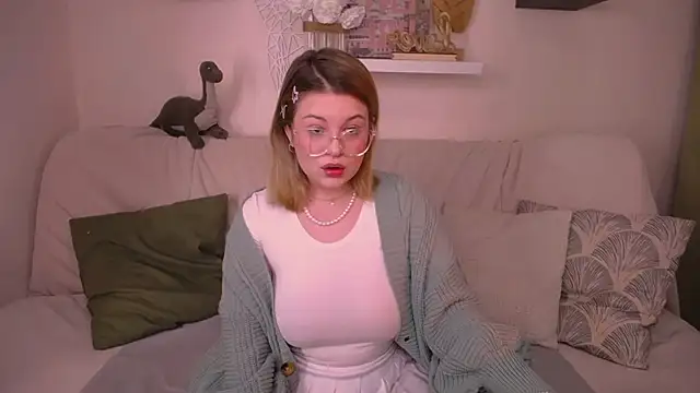 Snapshot of TessPleasure chatting on January 22, 2025, 3:31 am TessPleasure online show from January 22, 2025, 3:31 am