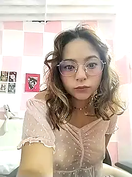 Snapshot of Paulina_mosh chatting on February 20, 2025, 11:09 am Paulina mosh online show from February 20, 2025, 11:09 am