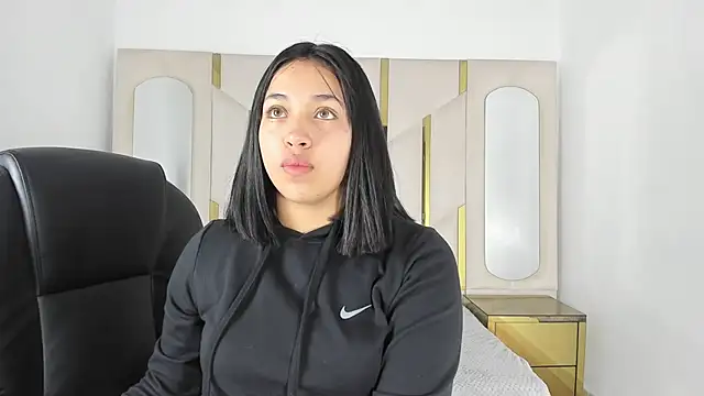 IsabellRodriguez18 online show from September 17, 2025, 3:08 am