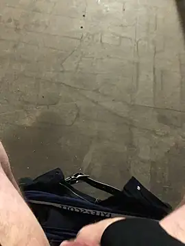 Snapshot of 22TT2295 chatting on December 29, 2024, 11:18 am 22TT2295 online show from December 29, 2024, 11:18 am