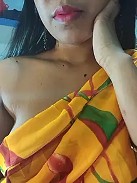 Snapshot of sexyhoney27 chatting on February 4, 2025, 10:21 am sexyhoney27 online show from February 4, 2025, 10:21 am