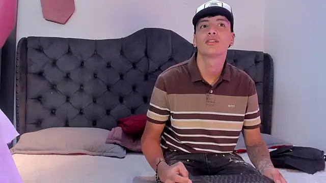 Snapshot of two_milkyway chatting on April 14, 2026, 1:06 pm two milkyway online show from April 14, 2026, 1:06 pm