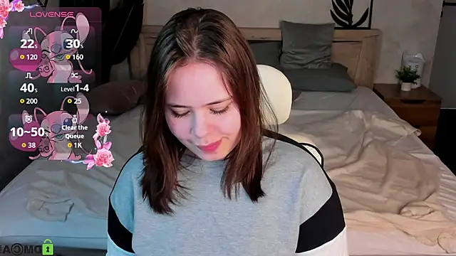 EricaElliott online show from November 19, 2025, 9:42 am