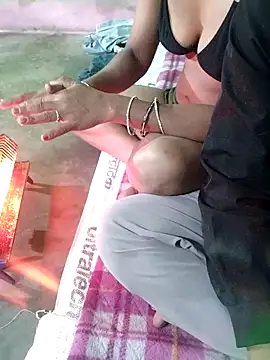 Coupleshow47 online show from November 9, 2025, 10:41 pm