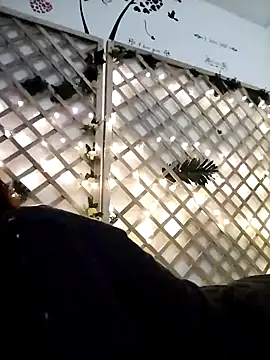 Mia WAll online show from January 22, 2025, 10:18 am