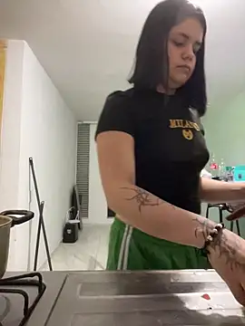 pretty angela1 online show from December 5, 2025, 12:30 am