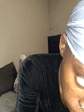 xxSexyTalia28 online show from March 21, 2026, 10:35 pm