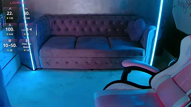 evanew  online show from October 28, 2025, 5:15 pm