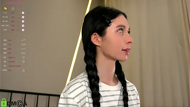 LittleOriana online show from October 9, 2025, 2:31 am