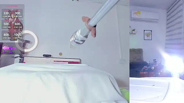 Maria Jones  online show from November 22, 2025, 1:37 am