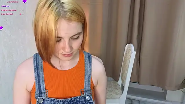 Snapshot of OhYumiYes chatting on December 28, 2024, 8:25 pm OhYumiYes online show from December 28, 2024, 8:25 pm