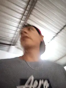 Snapshot of elmazitogrande chatting on December 27, 2024, 11:31 pm elmazitogrande online show from December 27, 2024, 11:31 pm