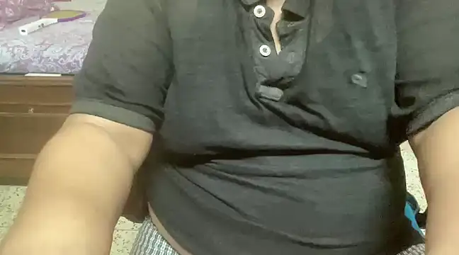 FatIndianBoy online show from December 26, 2024, 2:16 pm