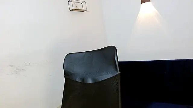 Br4ndxpimm online show from November 26, 2025, 2:29 pm