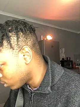 Redfucks333 online show from April 13, 2026, 4:34 pm