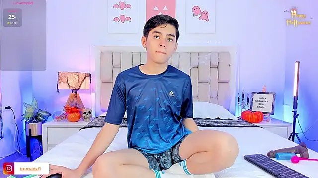 Maxi little online show from October 15, 2025, 9:04 pm