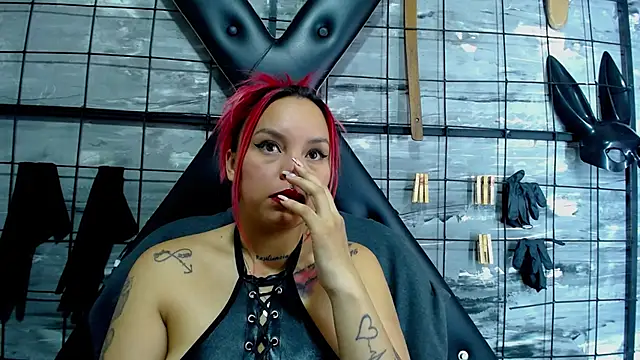 Snapshot of Alana_Roth chatting on November 6, 2025, 7:37 pm Alana Roth online show from November 6, 2025, 7:37 pm